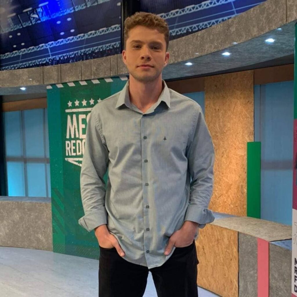 Marcelo Baseggio veste camisa jeans manga longa Breda Uomo, marca de roupas masculinas do Grupo Breda, em Tv Gazeta.