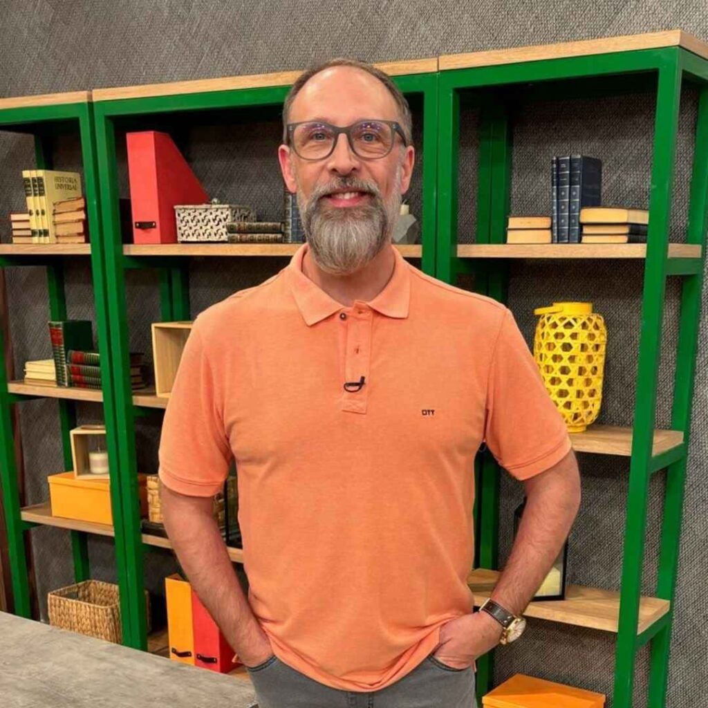 Vanucci veste camisa polo OTT, marca de moda masculina do Grupo Breda, em programa da Tv Gazeta.