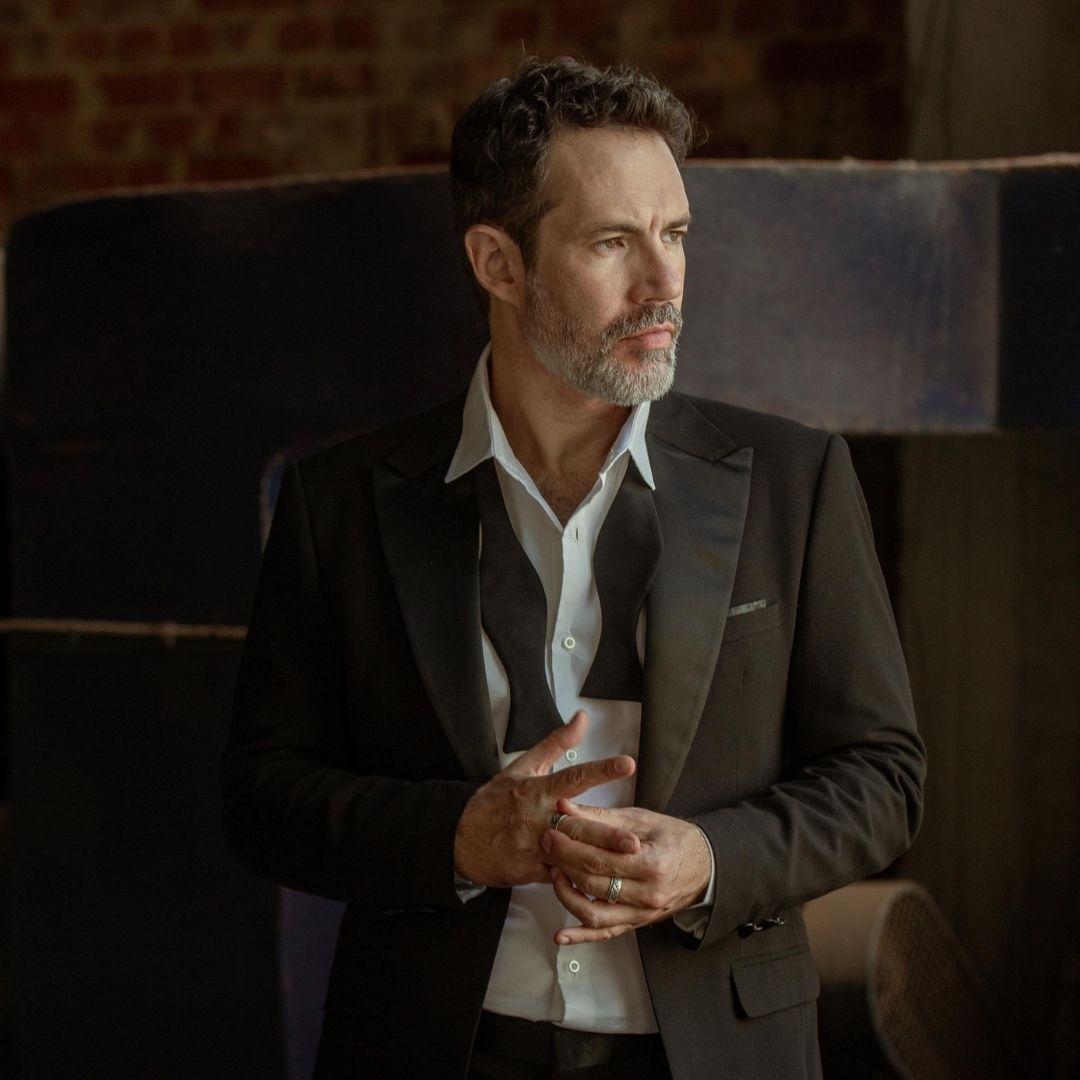 Rafa Sieg veste camisa Breda Uomo, marca de moda masculina do Grupo Breda, editorial de moda.