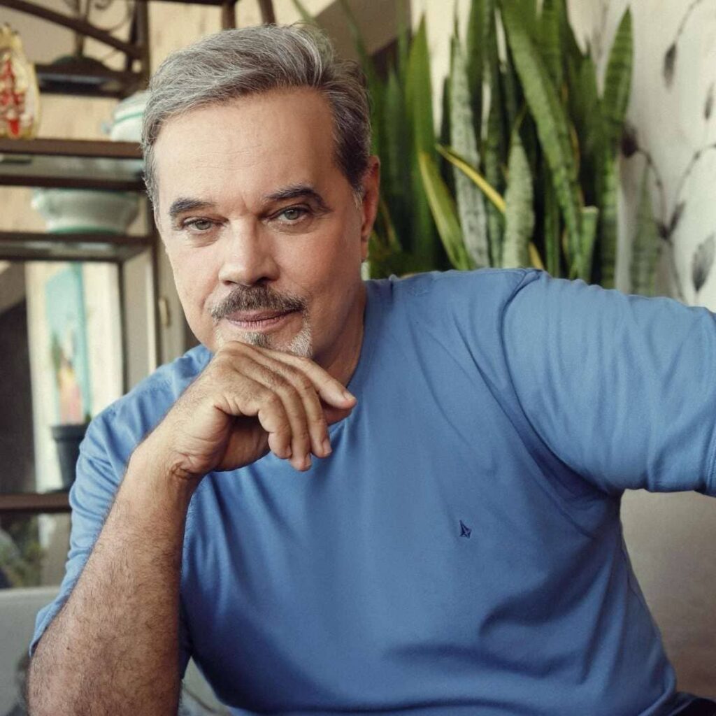 Diogo Vilela veste camiseta Breda Uomo, marca de moda masculina do Grupo Breda, em editorial de moda.